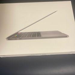 13.3” MacBook Pro i7.   16gb Ram 512 Ssd Mint Condition 
