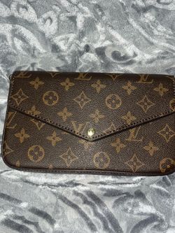 Louis Vuitton (pochette monogram