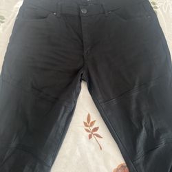 Almost New Condition Levis Jeans For Men’s Size 36 By 32 Skinny 