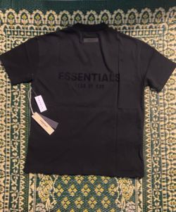 Black essential shirt