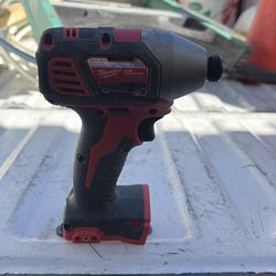 Milwaukee drill 18 volts
