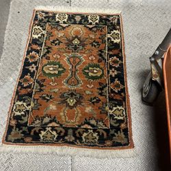 Vintage Area Hand Made Persian Rug 24 1/2”x35”