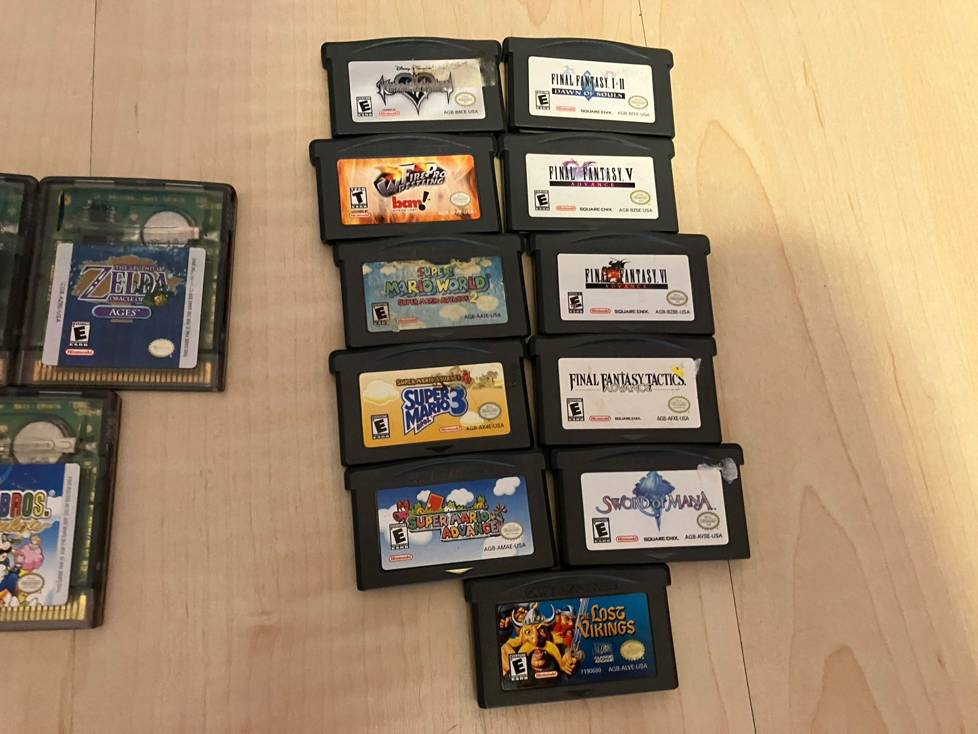 Gameboy Advance SP platinum & GBA Games (only sold together)