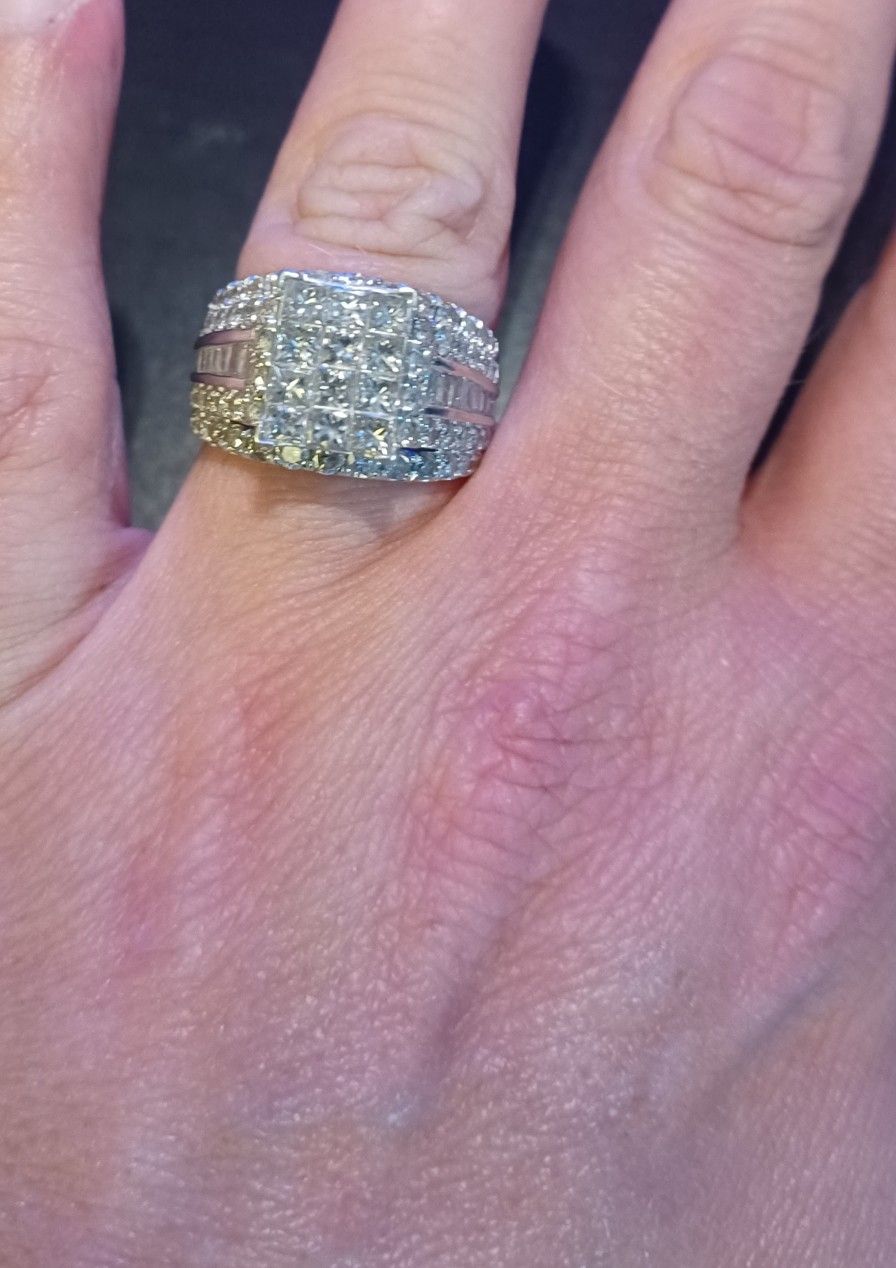3 Carats, 10K Diamond Ring