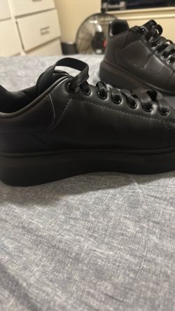 Selling Alexander McQueen