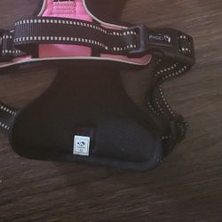 NEW NO PULL DOG HARNESS SZ MED PINK MUST GO ASAP 