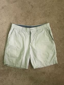 Columbia size 32 gray shorts( fits more like a 30)