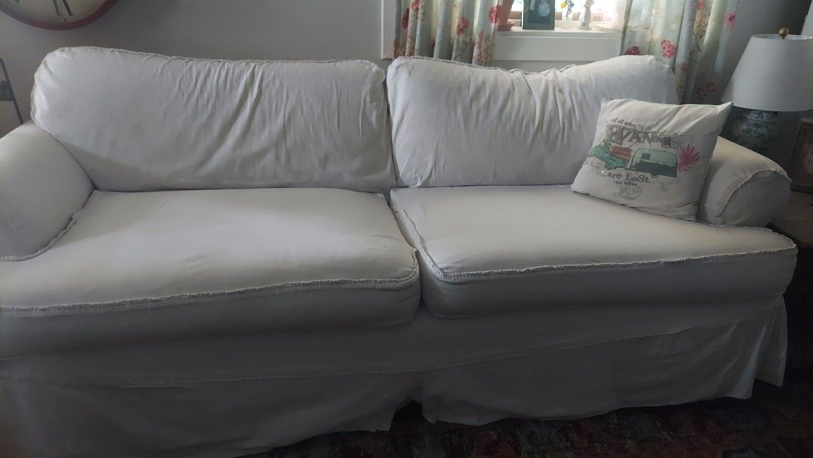 Quatrine Sofa