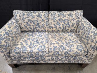 DREXEL Blue Floral Upholstered Loveseat