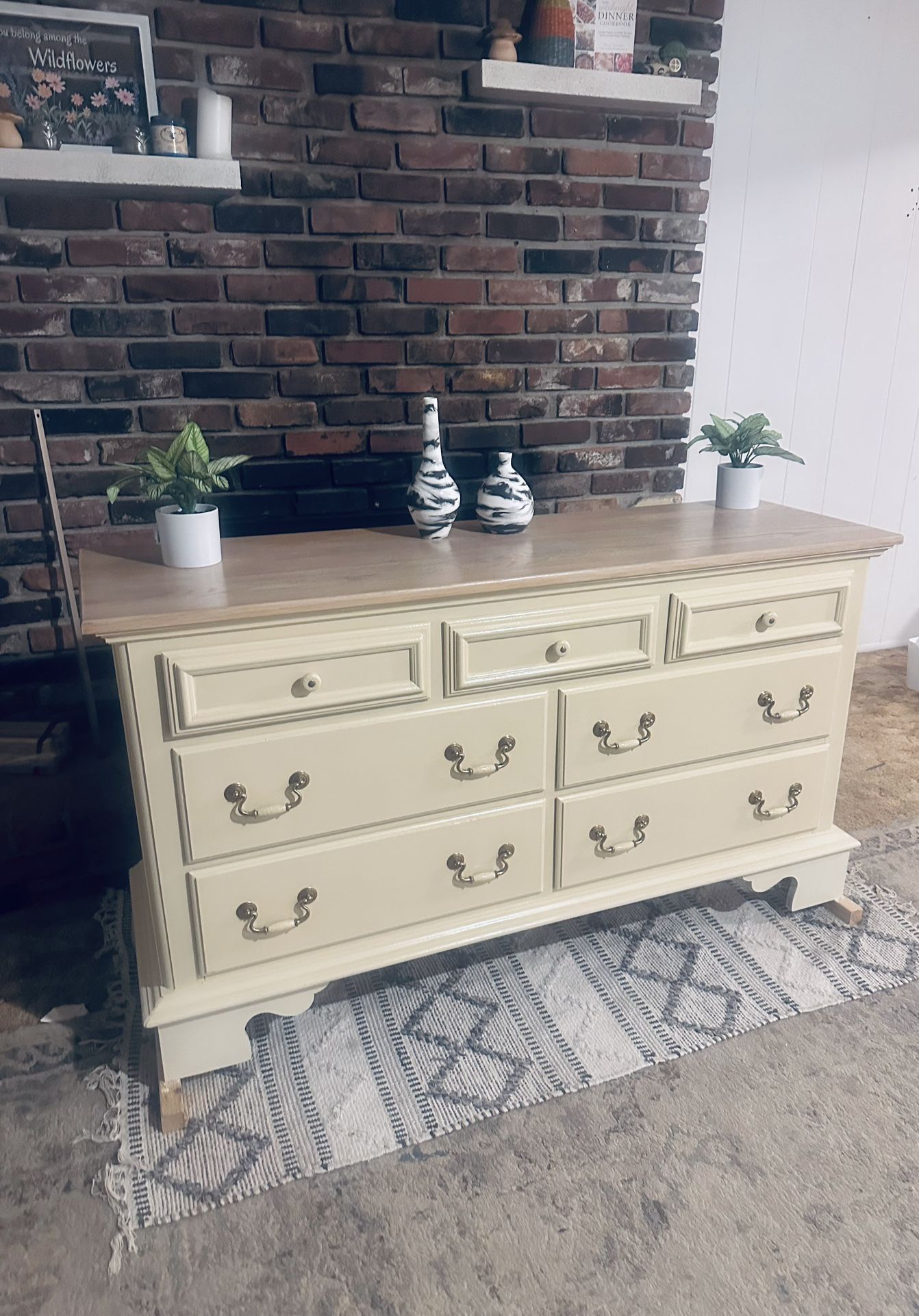 Beautiful Pine Dresser