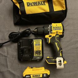 Dewalt 12V/20V Max Drill Driver Kit With Battery, Charger And Bag Unused Open Box