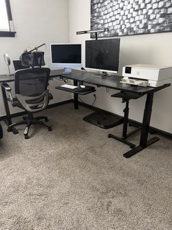 ERGONOMIC MESH OFFICE CHAIR