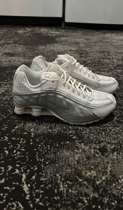 Womens Nike Shox R4