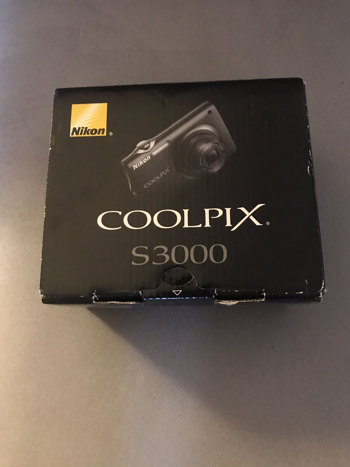 Nikon s3000 Coolpix digital camera with SD cards included