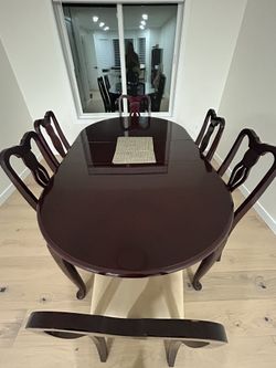 Gather in Style – Dine in Comfort! DINING TABLE + 6 CHAIRS – Complete Set!