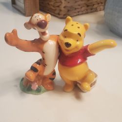 Hugging Pooh And Tigger Salt And Pepper Shaker