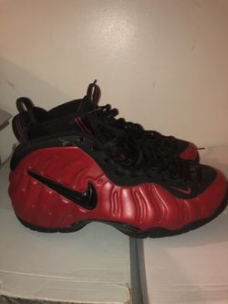 2002 VARSITY RED FOAMPOSITES!!!!! SIZE 10