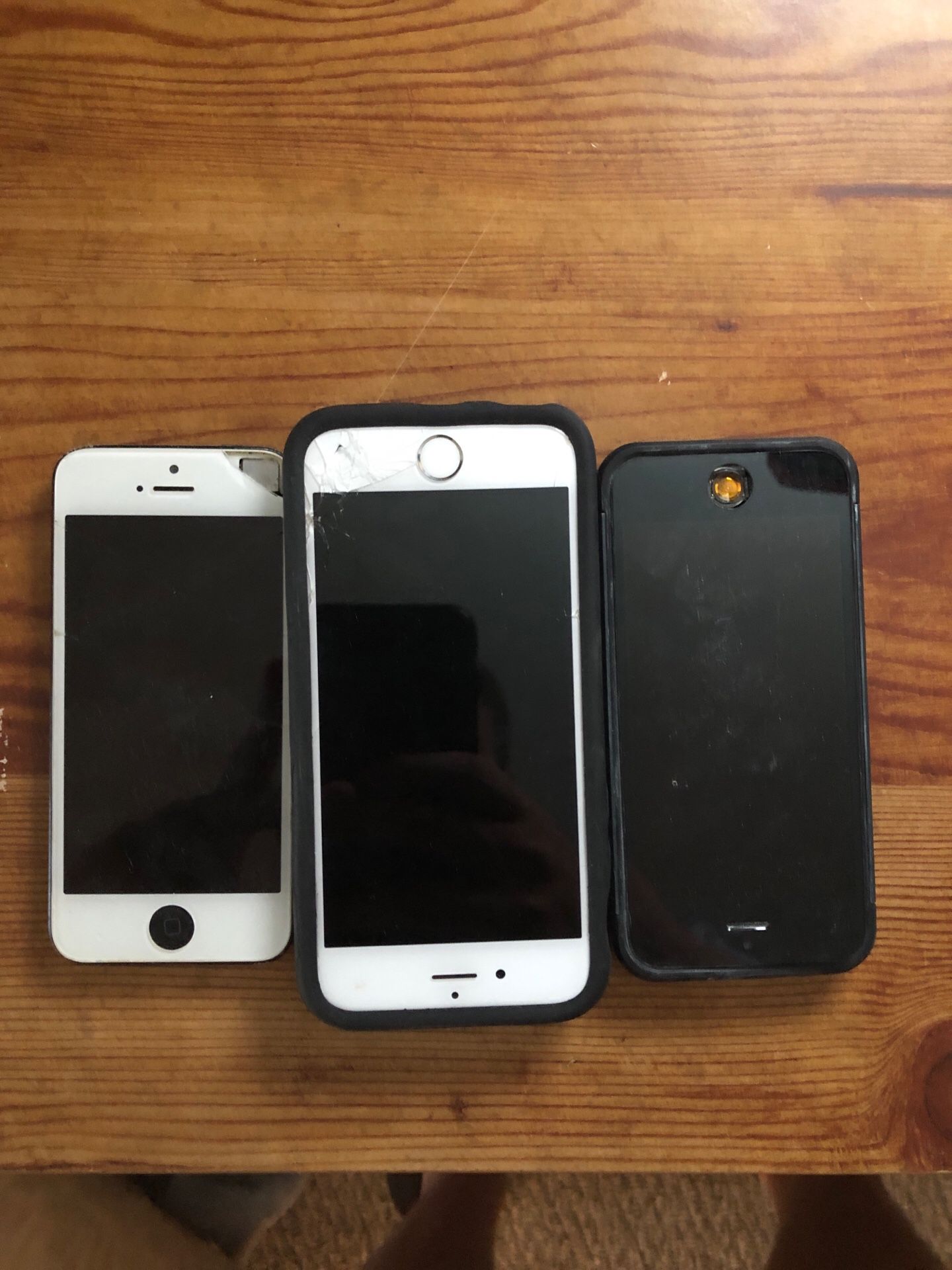 Old iPhones (4 and 5)
