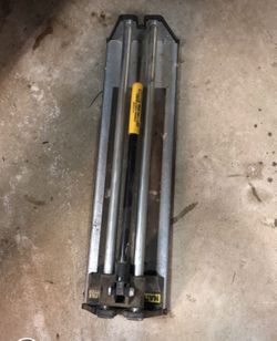 Tile cutter