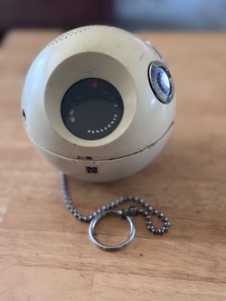 Vintage Panasonic R70 AM radio
