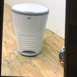 Dekor Diaper Trash Can