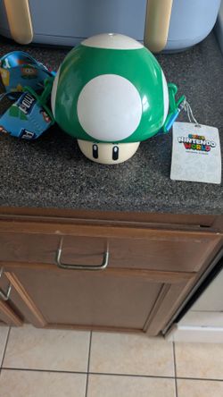Universal Studios Super Nintendo World Mario Kart Green Drink Bottle  W /Tag
