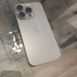 i Phone 15 Pro 256 GB