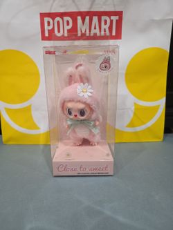 POPMART (POPLAND EXCLUSIVE MOKOKO) LABUBU THE MONSTER CLOSE TO SWEET  PENDANT