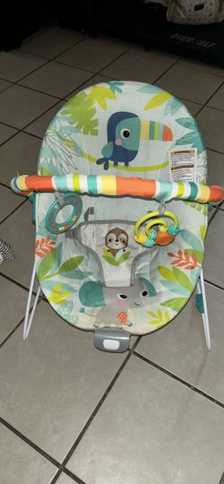 Bright Starts Baby Bouncer Soothing Vibrations Infant Seat - Removable -Toy Bar, Nonslip Feet, 0-6 Months Up to 20 lbs (Rainforest Vibes)