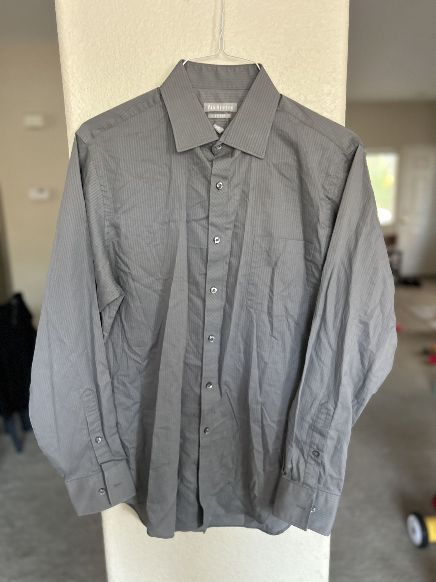 Van Heusen Dress Shirt Size 16 34/36