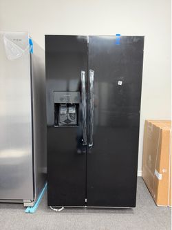 Refrigerator black