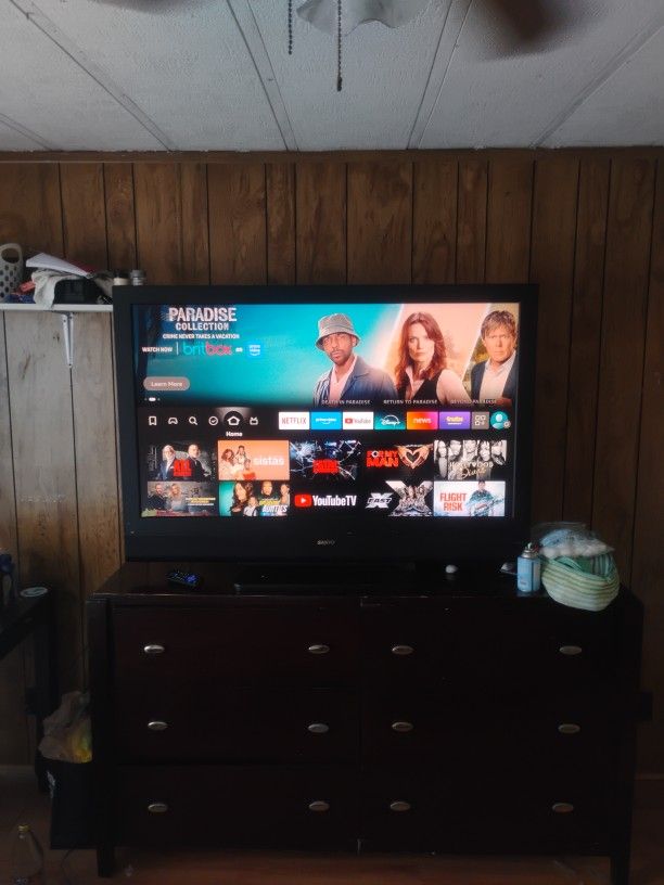 120 $. 50 Inch Sanyo TV With Roku Stick /////////