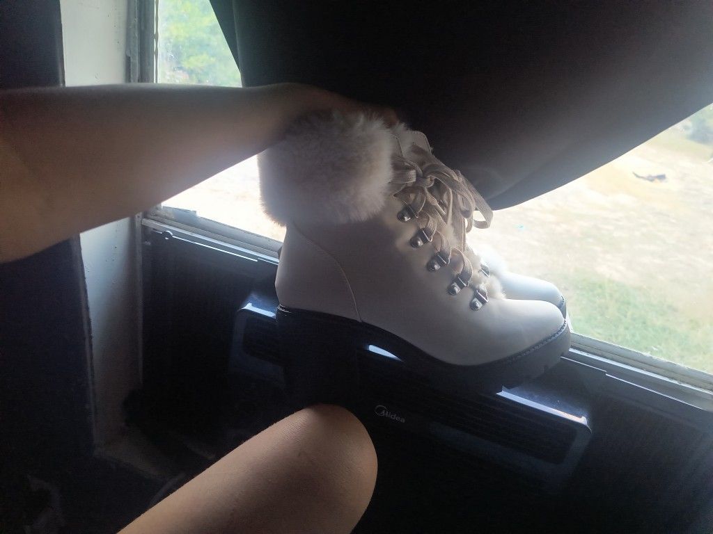 I Have These Winter Boots And I Don't Wear I'm Never Wore Them Before But They Do Have One Stain In The Side They Just Been Sitting In My Shoes Box