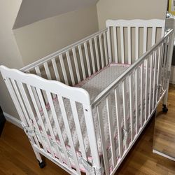 Dream On Me Carson Classic 3-in-1 Convertible Crib with 5" organic mattress and other stuff