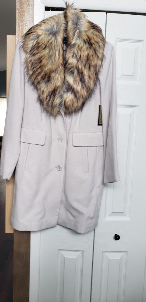 Worthington detachable faux fur shawl collar coat. (Size L)