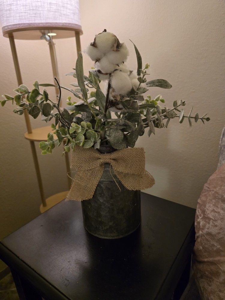 Cotton And Leafy Green Arrangement