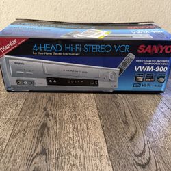 Vintage Sanyo VWM-900 4 Head VCR with Remote HiFi Tested Player VHS Silver