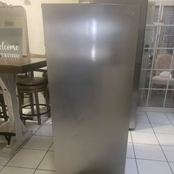Vissani 7.1 cu ft  freezer in stainless
