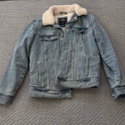 Hollister Sherpa Jacket Extra Small