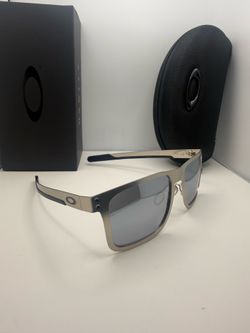 oakley holbrook shades metal