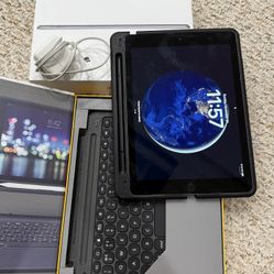 iPad 6th Gen. (32 GB) + Keyboard 