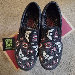 Vans - Women's Size 7 - Glow In Dark Skulls Vampire Halloween 