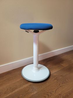 Active Balance Stool with Blue Seat