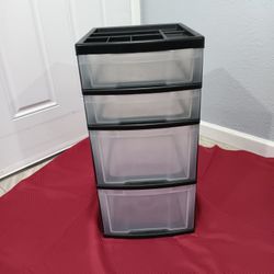 Plastic Drawer In Organizers In Storage Containers In Storage Bins In Great Condition  