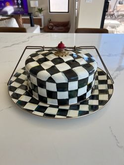 Mackenzie-Child’s Courtly Check Cake Carrier