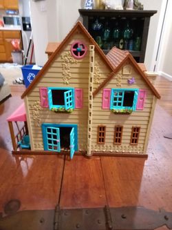 Li'l Woodzeez Toy House with Furniture 