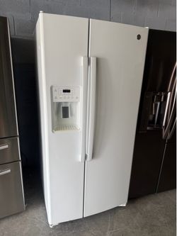 33” white  LIKE NEW FRIDGE REFRIGERATOR NEVERA HELADERA FRIO REFRIGERADOR GOOD CONDITION DELIVERY 🚚 AVAILABLE WARRANTY 100 DAYS 7️⃣8️⃣6️⃣4️⃣2️⃣0️⃣1️