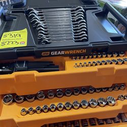 Gearwrench Mechanics Tool Set In 3-drawer Storage Box 232-piece