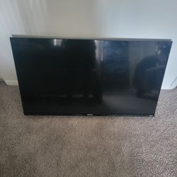 Element XUMO 43" LED & JVC ROKU 32" LCD Flat Screen TVs