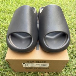 Yeezy Slides Onyx Size 12